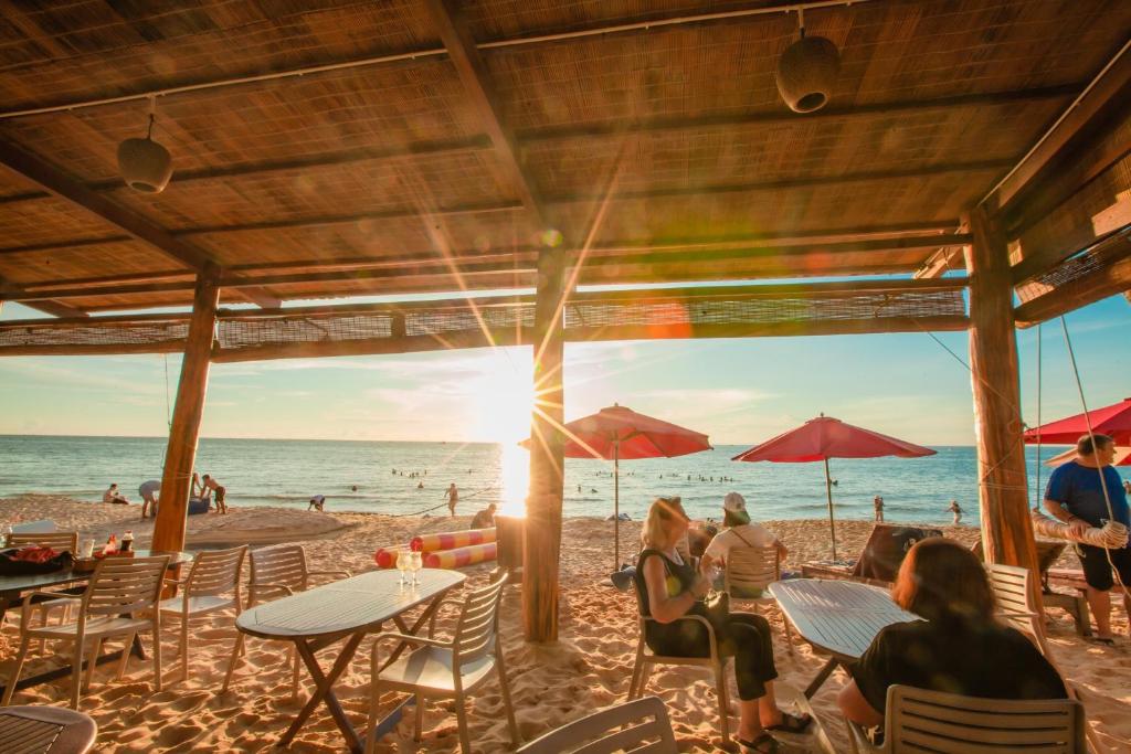 Open-air beachside dining at PhuongBinh House